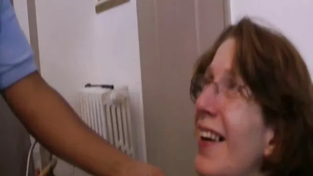 Porno Geen registratie  Duitse meid die seks heeft in de badkamer met youtube gratis pornofilm twee mannen.