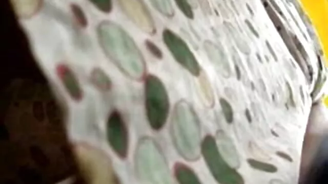 Porno Geen registratie  Lesbische 18-jarige die poesjes likt en jongens sex film masturbeert met een krachtige vibrator.