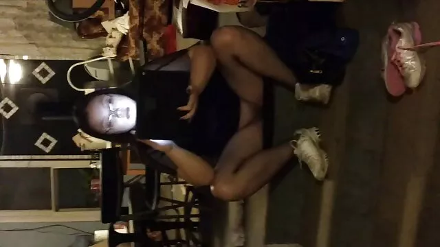 Porno Geen registratie  Het sperma vloeit uit Elsa ' s vagina. sexfilm kijken