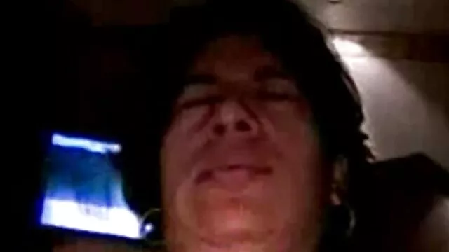 Porno Geen registratie  Meisje in een hollandse pornofilms KERSTMUTS maakt een feestelijke Pijpbeurt.
