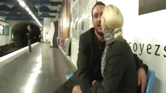 Porno Geen registratie  Die kerel blaast haar voor gratis hd pornofilm de eerste keer hard op.