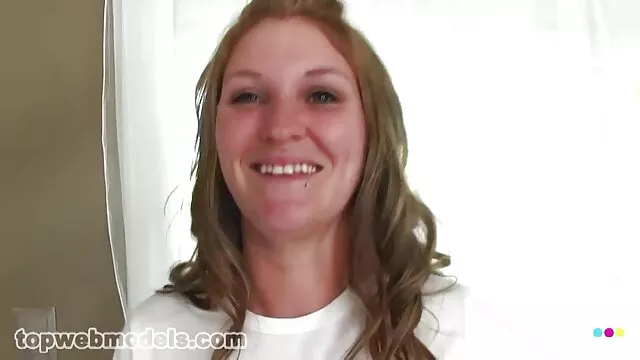 Porno Geen registratie  Masturberen hamster pornofilm bij de haard.
