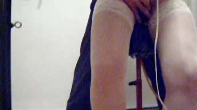 Porno Geen registratie  Zelfgemaakte seks mature sexfilm met pov deepthroat door jonge brunette