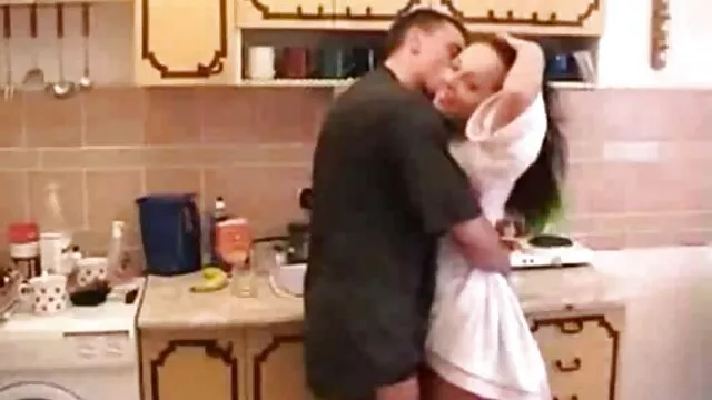 Porno Geen registratie  Hij knoeit met de Russische schoonheid in de badkamer. sexfilm samantha de jong