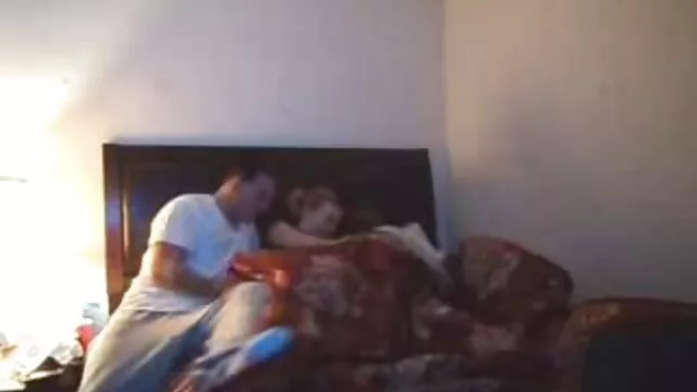 Porno Geen registratie  1 persoon jonge brunette doet een mooie opa sexfilms Pijpbeurt