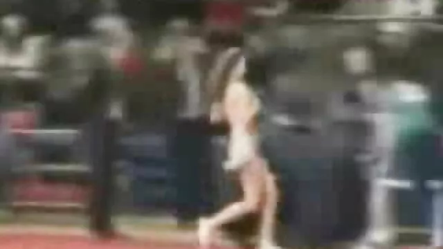 Porno Geen registratie  Het meisje was opgewonden door de auto en had seks met een man. hollandse pornofilms