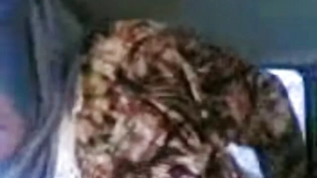 Porno Geen registratie  Meisje zit pussy hamster sexfilmpjes op het gezicht van deelnemers casting lesbische seks