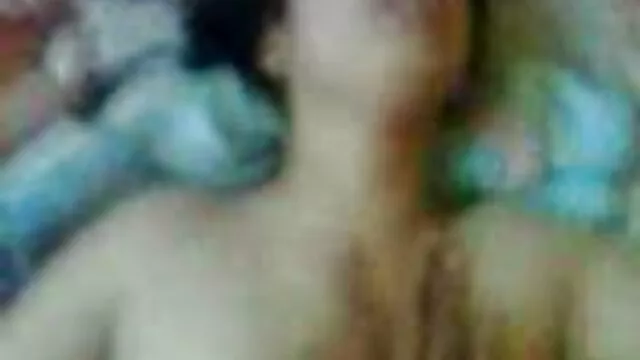 Porno Geen registratie  Lesbische Russische schoonheid sexfilms oudere vrouwen dronk de champagne en begon de feestseks in de jacuzzi.