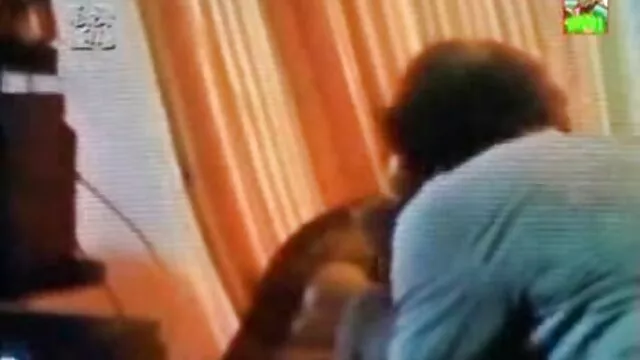 Porno Geen registratie  Masseur vingers klanten. gratis sexfilms kijken