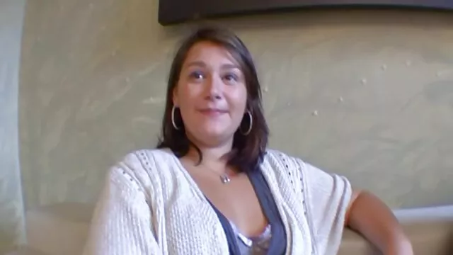 Porno Geen registratie  Jonge man die seks heeft met een rondborstige sexfilms swingers brunette in kousen