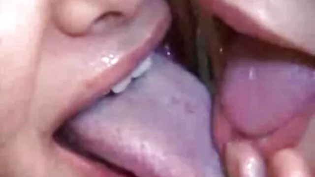 Porno Geen registratie  Victoria pakt de grote zwarte lul bij de kap geschoren gratis harde pornofilm