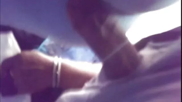 Porno Geen registratie  Lesbische schoonheid krijgt een orgasme van cunnilingus gratiis sexfilms en vingeren