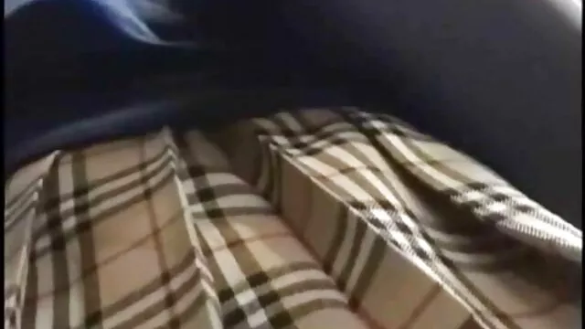 Porno Geen registratie  Een lesbienne die het bed likt. sranang sexfilm