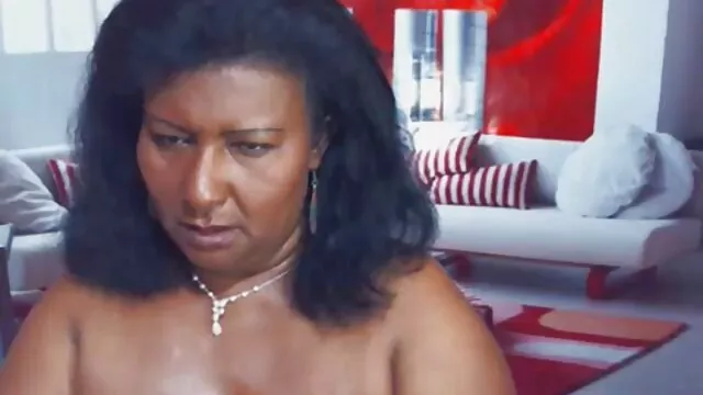 Porno Geen registratie  Homo knappe jongeman die porno kijkt en masturbeert met een sexfilms vintage grote lul in de auto.